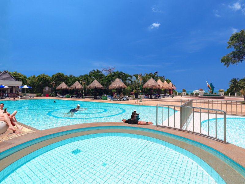Andaman Beach Suites HotelPhoto 4