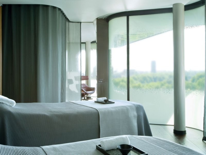 Four Seasons Hotel London at Park LanePhoto 1