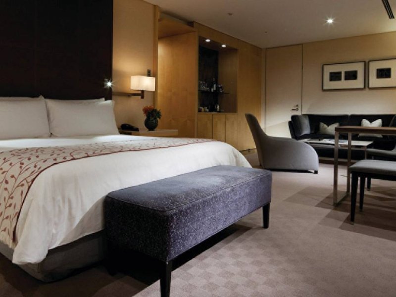Four Seasons Hotel Tokyo at MarunouchiPhoto 3