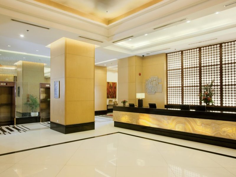Holiday Inn GalleriaPhoto 1