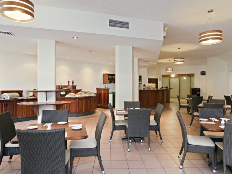 Holiday Inn Port MoresbyPhoto 5