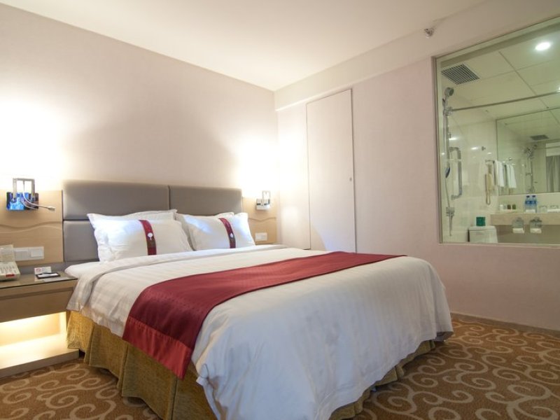 Holiday Inn Riverside WuhanPhoto 3