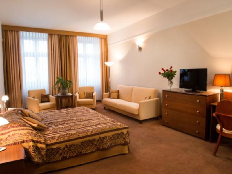 Hotel AmbasadorskiPhoto 1