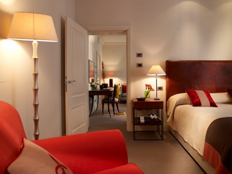 Hotel AmigoPhoto 1