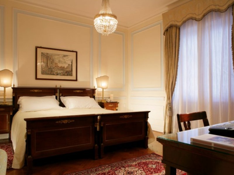 Hotel QuirinalePhoto 3
