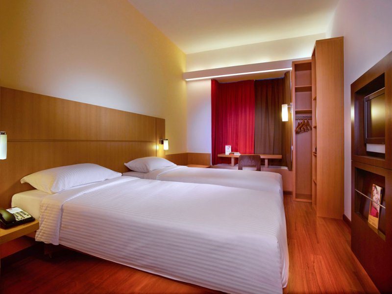 Ibis Singapore on BencoolenPhoto 4