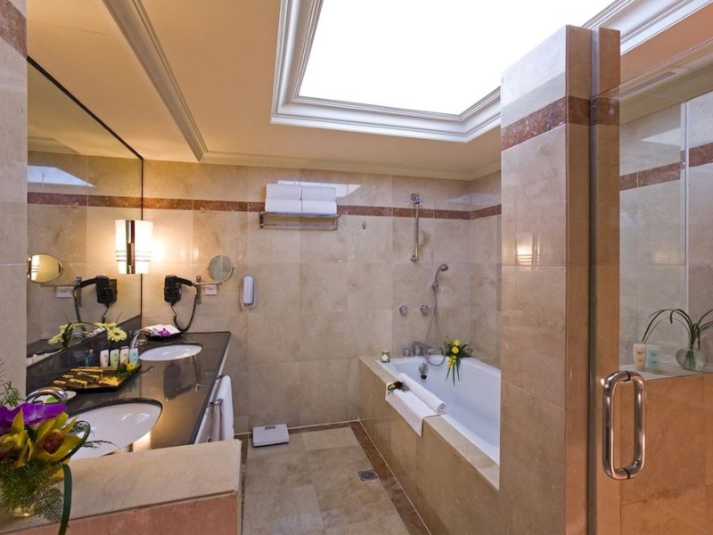 Legend Hotel SaigonPhoto 2