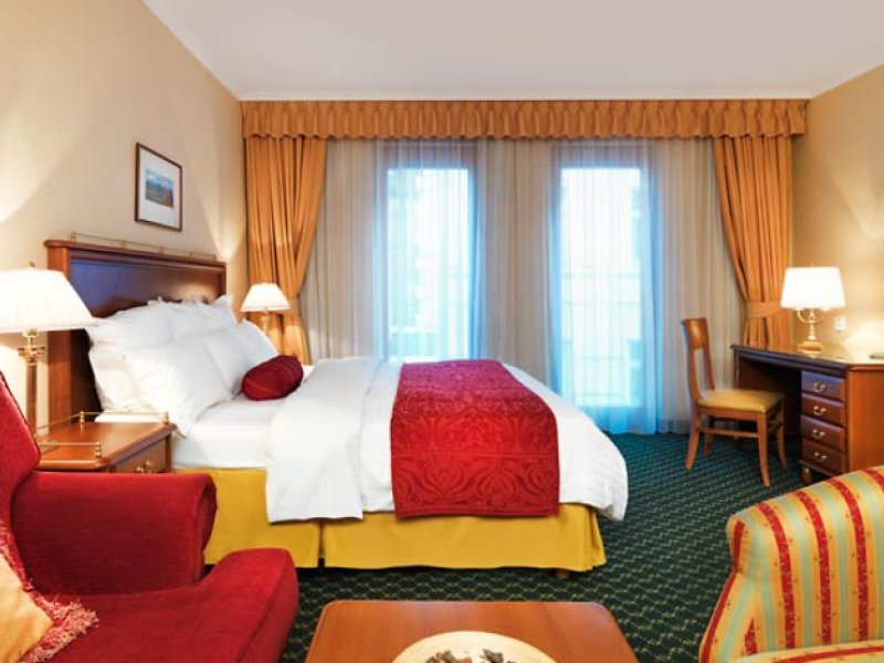 Longin Center - Marriott Executive ApartmentsPhoto 1