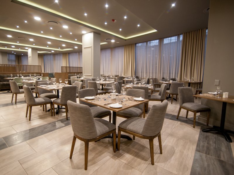 Mayfair HotelPhoto 1