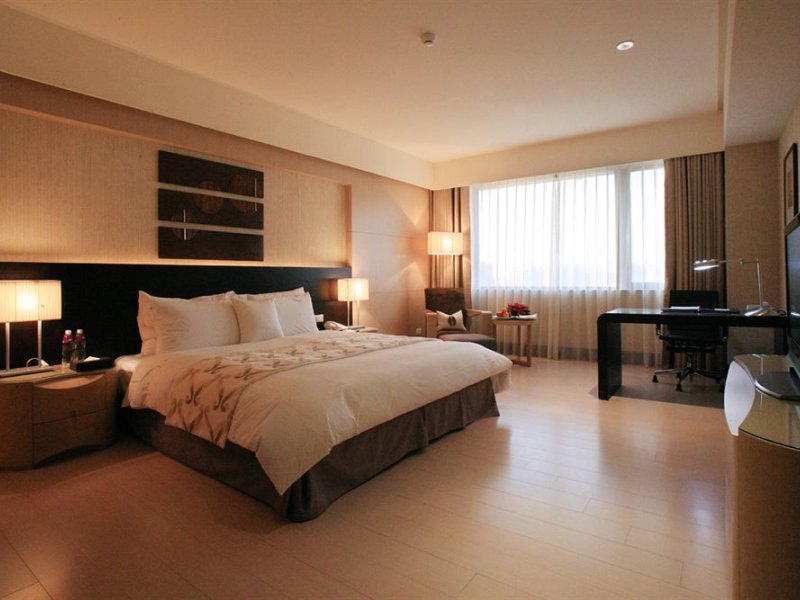 Monarch Skyline HotelPhoto 2