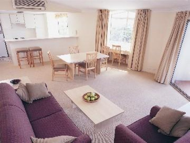 Oakford City WestPhoto 1