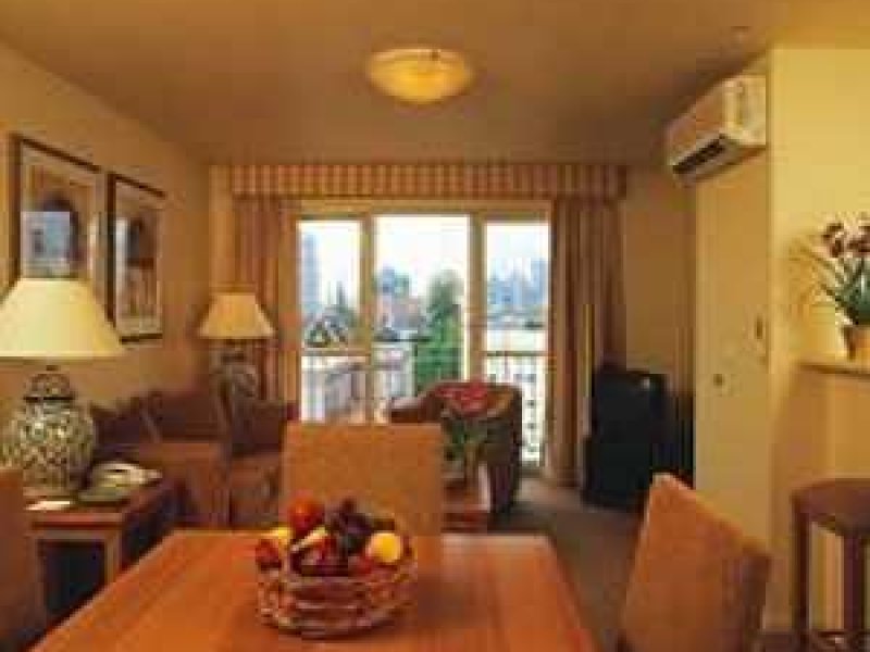 Oakford on LygonPhoto 2