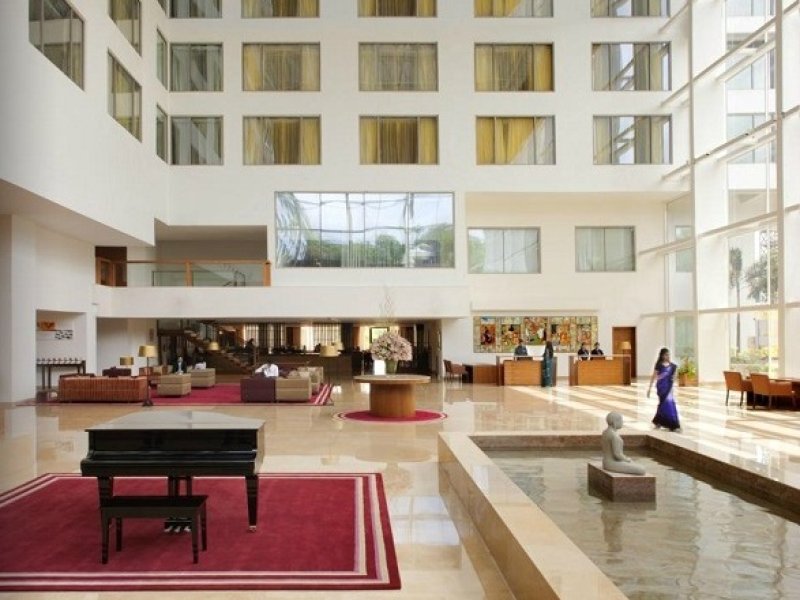 Radisson Blu Plaza Hotel, Hyderabad Banjara HillsPhoto 2