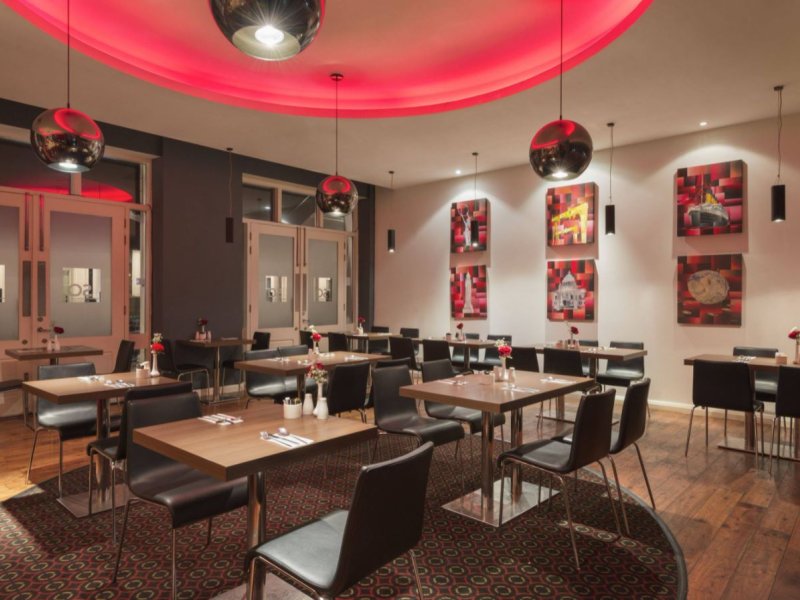 Ramada By Wyndham Belfast City CentrePhoto 5