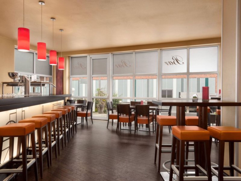 Ramada By Wyndham BottropPhoto 2