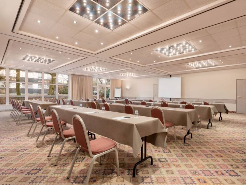 Ramada By Wyndham BottropPhoto 4