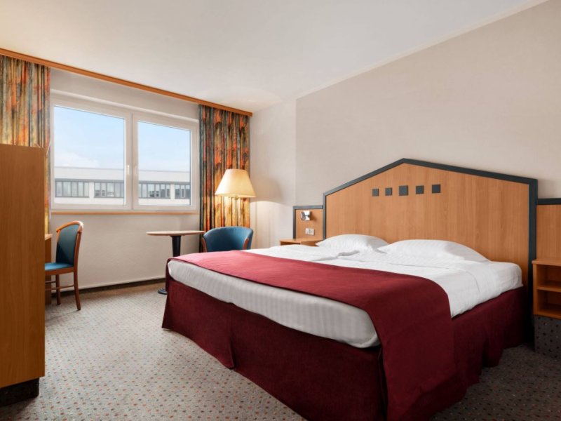 Ramada By Wyndham BottropPhoto 5