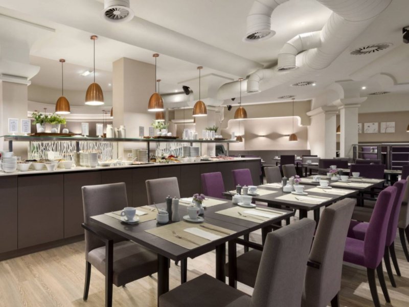 Ramada By Wyndham GrazPhoto 2