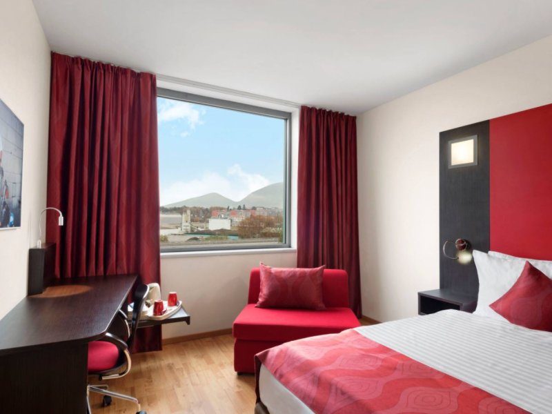 Ramada Encore By Wyndham GenevaPhoto 6