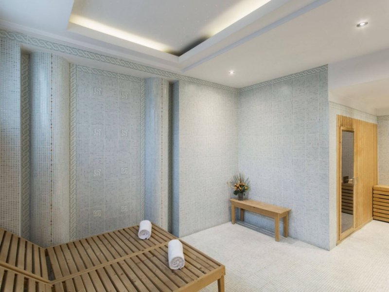 Ramada Hotel & Suites By Wyndham Bucharest NorthPhoto 4