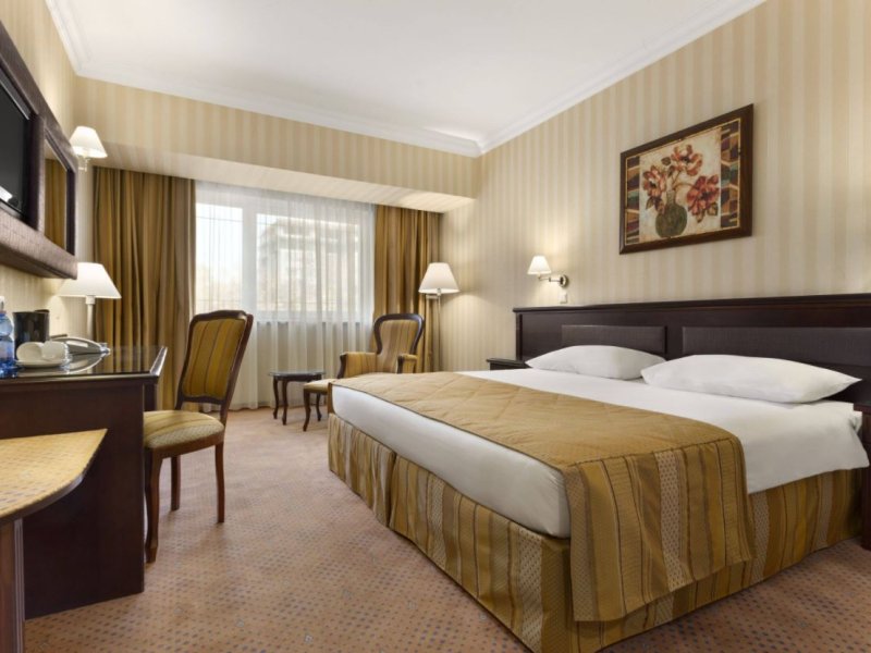 Ramada Hotel & Suites By Wyndham Bucharest NorthPhoto 5