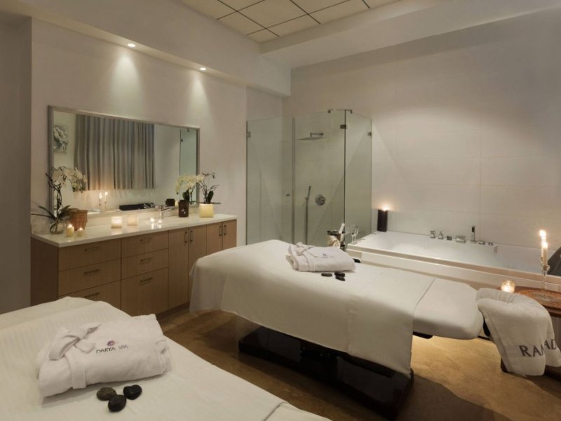 Ramada Hotel & Suites By Wyndham NetanyaPhoto 3