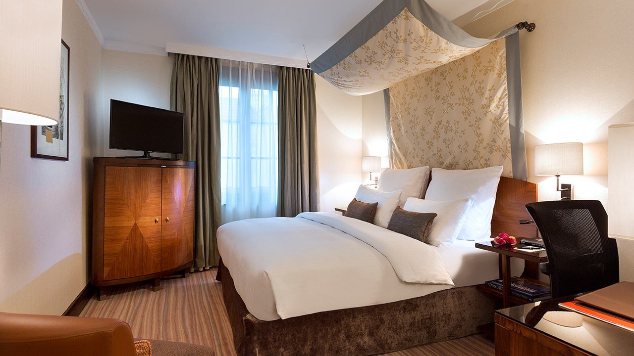Royal Windsor Hotel