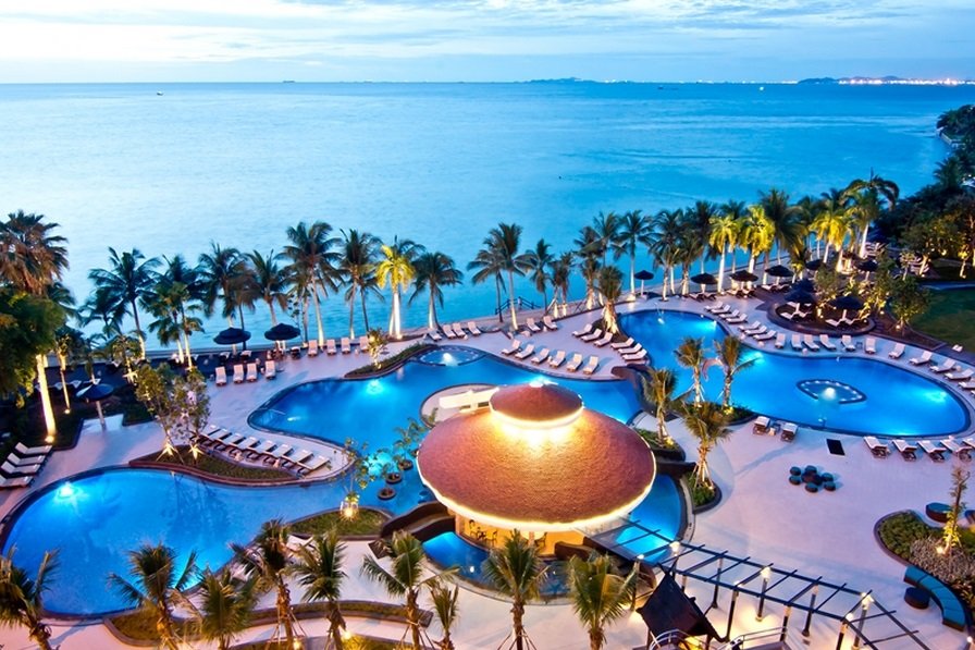 Royal Wing &amp; Spa