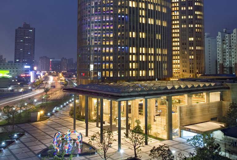 Sheraton Grand Shanghai Pudong Hotel &amp; Residences