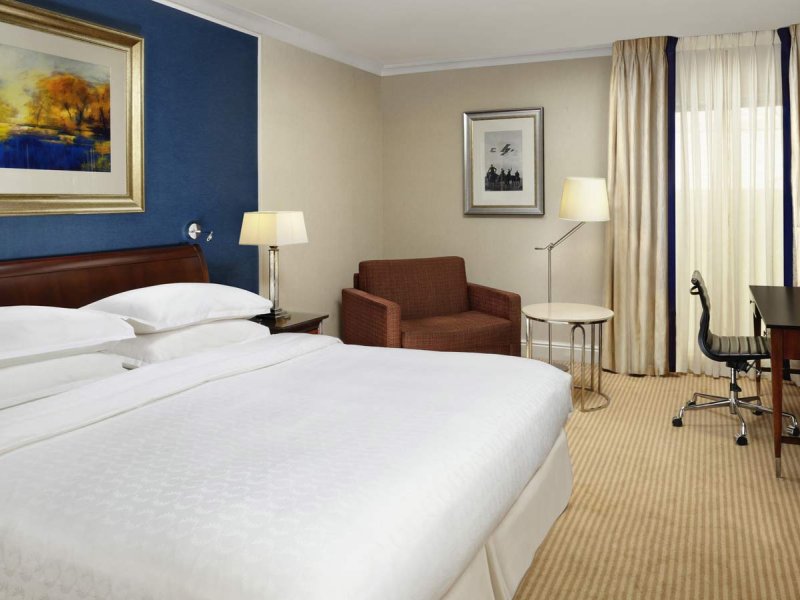 Sheraton Skyline Hotel London HeathrowPhoto 0