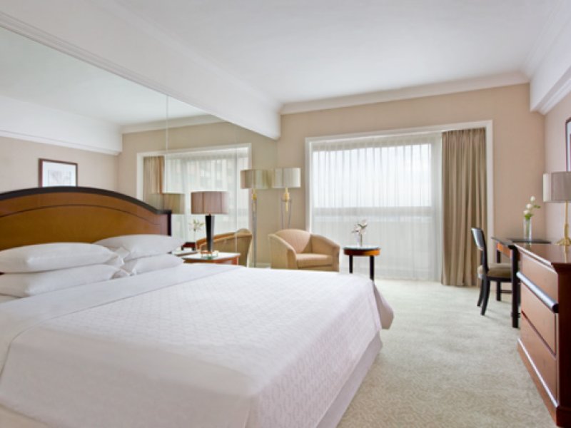 Sheraton Surabaya Hotel & TowersPhoto 1