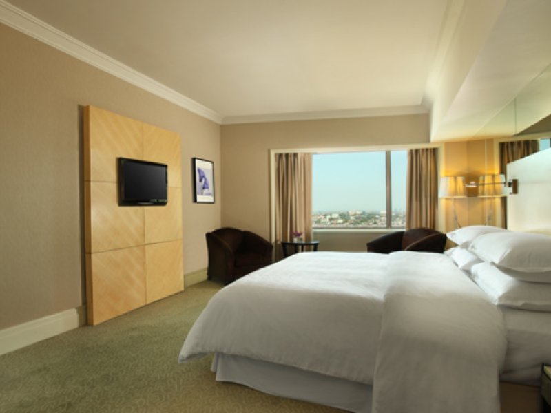 Sheraton Surabaya Hotel & TowersPhoto 2