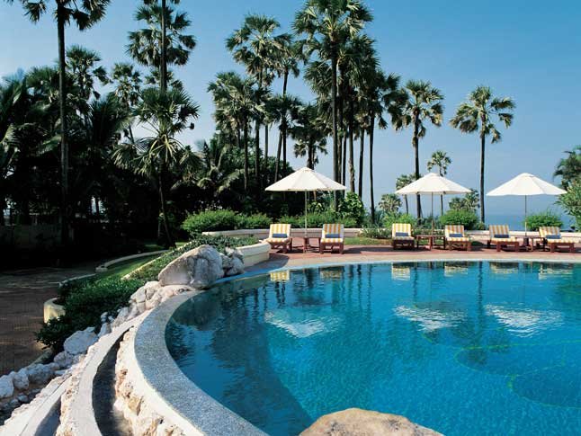 Taj Lands End