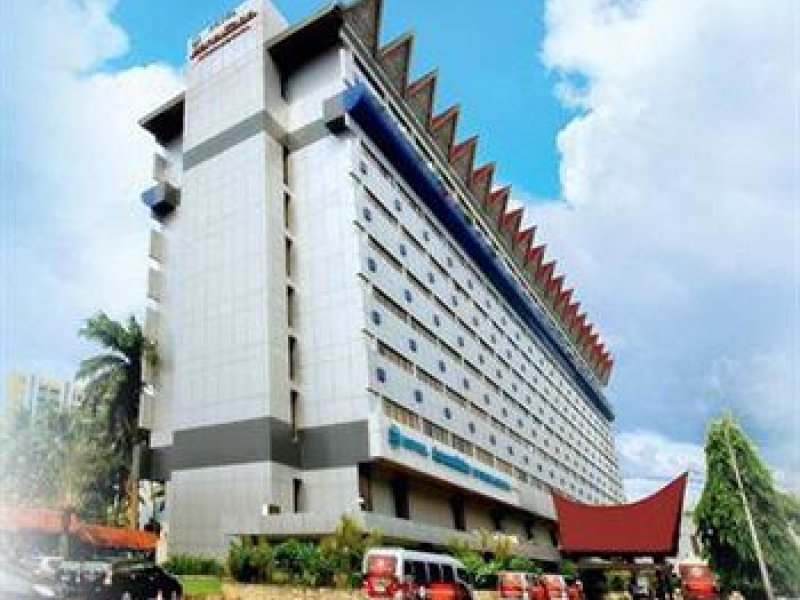 Toba Hotel InternationalPhoto 0