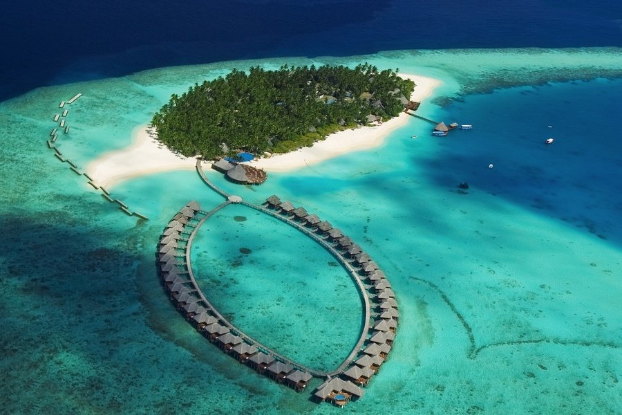 Vilu Reef Resort