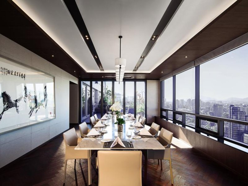 Fraser Place CentralPhoto 4