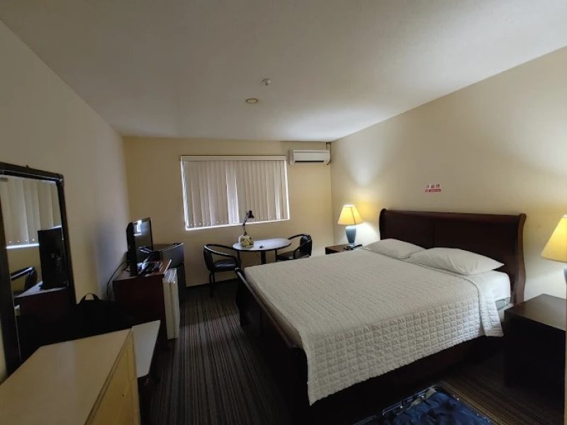 Harmon Loop HotelPhoto 4