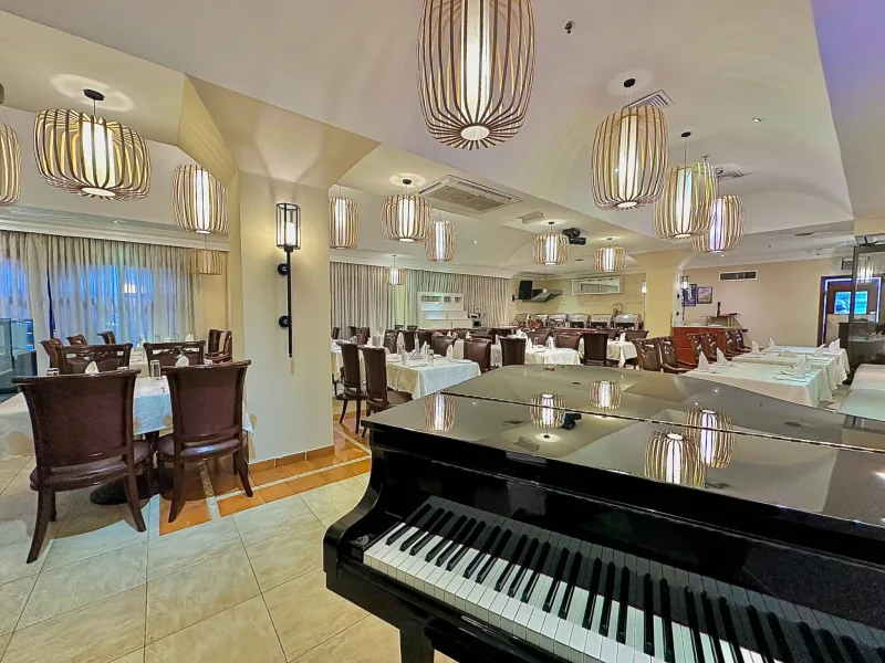 Victoria Crown Plaza HotelPhoto 2