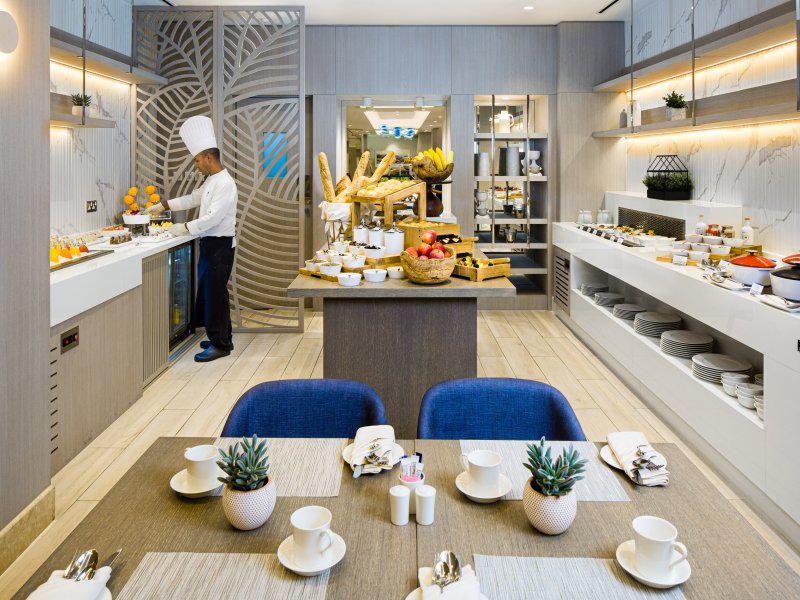 Beach Rotana - all suitesPhoto 4